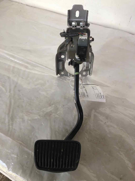 2015 HYUNDAI SONATA  Automatic Transmission Foot Stop Brake Pedal 2.4 L Sedan