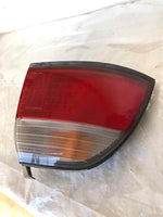 1996 1997 HONDA ACCORD 2.2L Left Tail Light Assembly Quarter Panel Mounted LH