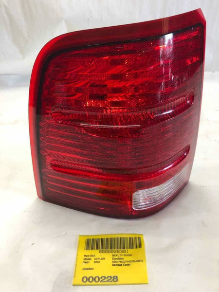 2002 - 2005 FORD EXPLORER Rear Back Tail Light Lamp Assembly Driver Left LH