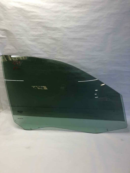 2004 - 2008 CHEVROLET MALIBU Front Door Glass Window w/ Tint Passenger Right RH