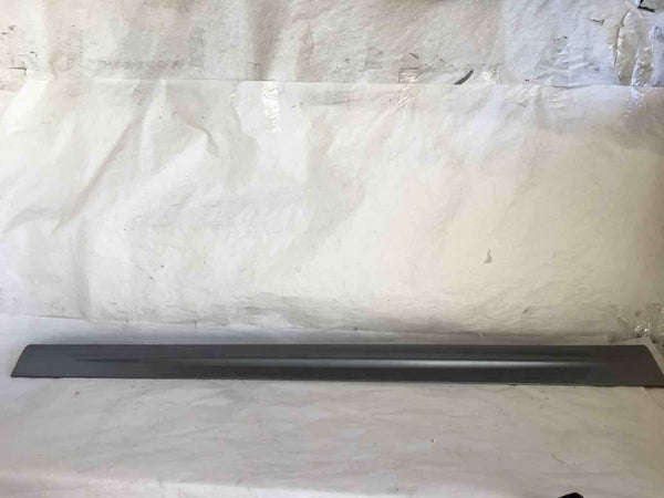 BMW 325I Rocker Moulding Right 04