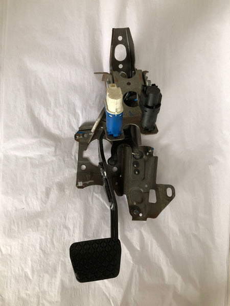 2013 FORD FIESTA Front Foot Brake Pedal Assembly 1.6L Automatic Trans. G