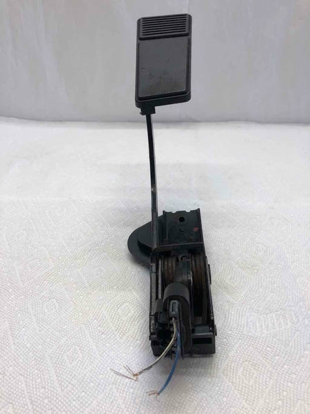 2006 CHEVROLET MONTE CARLO Front Accelerator Throttle Gas Pedal 3.5L A/T G