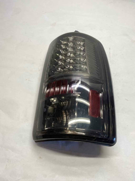 2000 - 2003 CHEVY TAHOE Rear Tail Light Lamp Assembly Right Passenger Side G