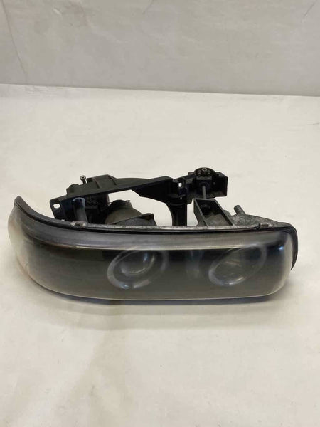 2000 - 2006 CHEVY TAHOE Front Headlamp Light Assembly Right Passenger Side RH G