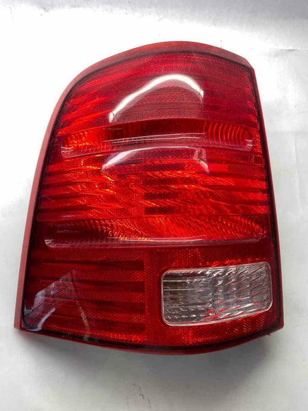 2002 - 2005 FORD EXPLORER Rear Tail Light Lamp Assembly Left Driver Side LH G