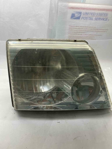 2002 - 2005 FORD EXPLORER Front Headlamp Light Assembly Right Passenger Side G