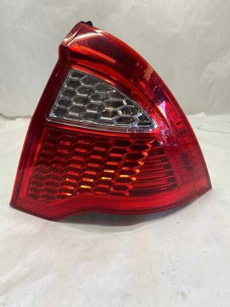 2010 - 2012 FORD FUSION Rear Tail Light Lamp Quarter Panel Mounted Right Side