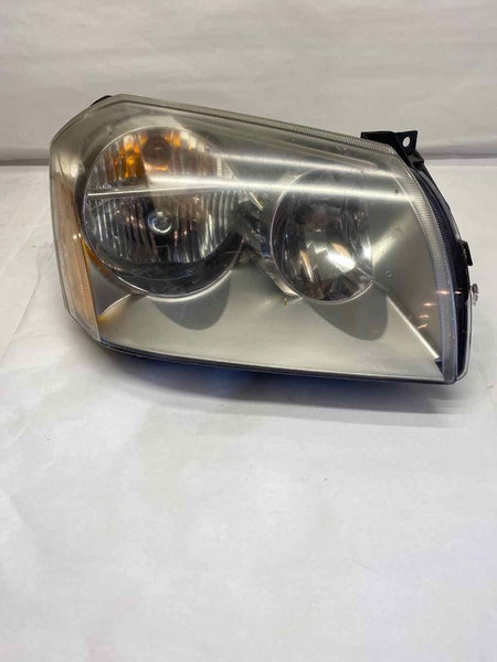 2005 - 2007 DODGE MAGNUM Front Headlamp Light Assembly Right Passenger Side G