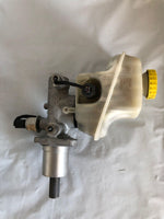 2000 - 2002 CHEVROLET CHEVY TAHOE Brakes Master Cylinder W/ Fluid Bottle Tank T