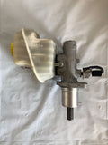 2000 - 2002 CHEVROLET CHEVY TAHOE Brakes Master Cylinder W/ Fluid Bottle Tank T