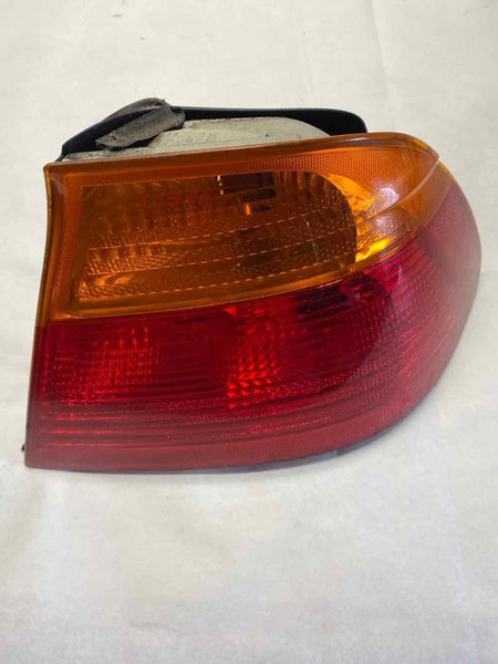 2000 BMW 323 SERIES Tail Light Lamp Assembly Quarter Panel Mounted Right Side G