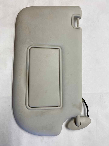 2013 - 2018 FORD FOCUS Sun Visor w/ Mirror & Illumination Right Passenger Side G