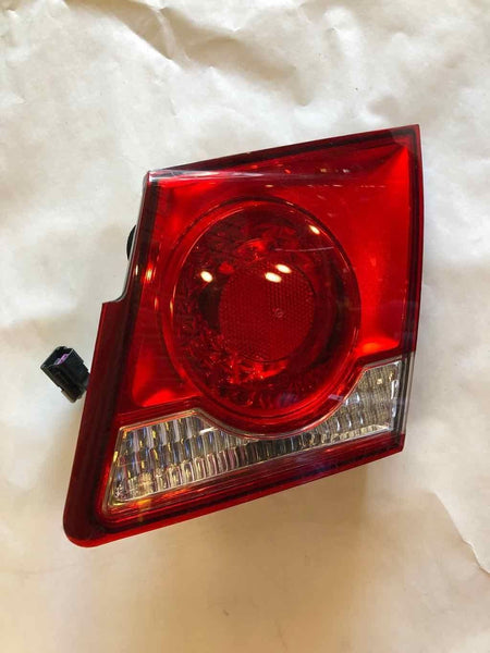 2011 - 2016 CHEVY CRUZE Tail Light Assembly Lid Mounted Right Passenger Side