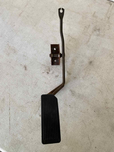 2003 FORD ESCAPE Automatic Transmission Accelerator Gas Pedal 3.0L 6 Cyl. Wagon