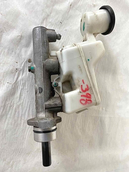 2003-2008 TOYOTA COROLLA Sedan Brake Master Cylinder w/ Fluid Bottle Tank 1.8L G