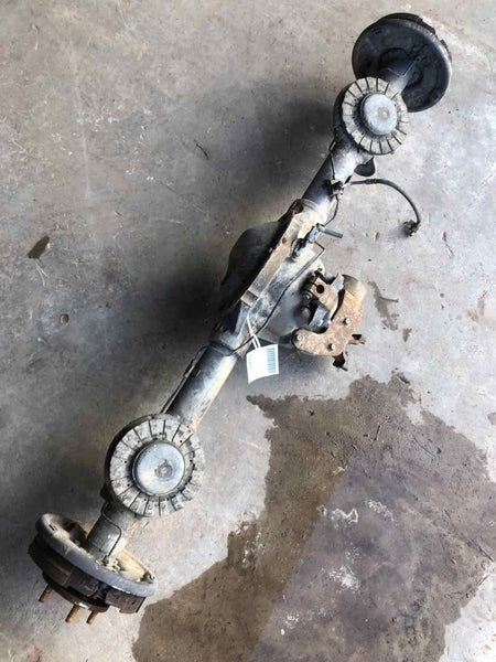 2002 JEEP LIBERTY 3.7L Wagon Rear Differential Axle Carrier Assembly 148K Miles