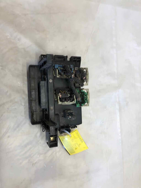 2006 - 2007 DODGE CHARGER Engine Relay Junction Fuse Box Engine Compartment OEM