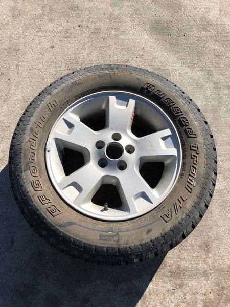 2003 FORD EXPLORER 4.0L SUV Wheel Rim And Tire P245/65R17 Aluminum 5 Spokes