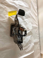 2014 NISSAN VERSA 1.6L Automatic Brake Pedal Assembly w/ Bracket and Sensor OEM