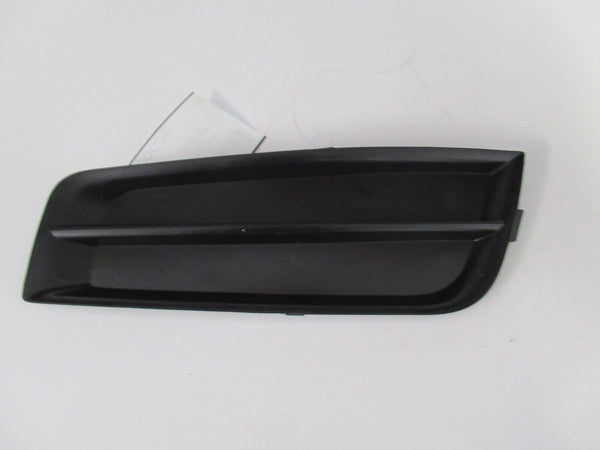 2011-2014 Chevy Cruze Front Passenger Fog Light Cover Trim 94831150 Right RH OEM