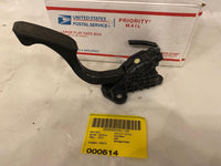 2010 TOYOTA SIENNA Automatic Transmission Gas Accelerator Throttle Pedal OEM