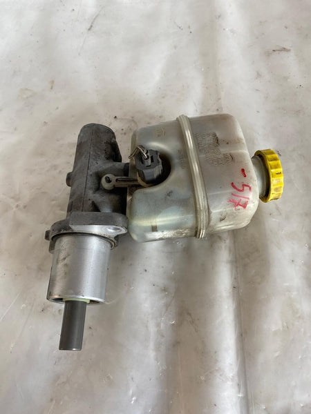 2002 - 2005 JEEP LIBERTY Brake Master Cylinder with Reservoir Bottle Tank OEM