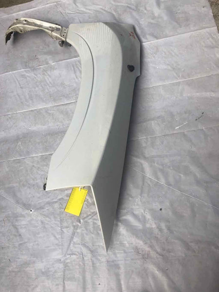 2004 - 2011 MITSUBISHI ENDEAVOR Front Fender Passengrer Right RH White